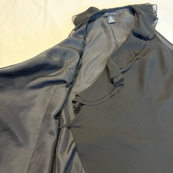 The Limited Black Ruffle Wrap 100% Silk Blouse Sleeveless Size M Quite Luxury - Picture 5 of 10